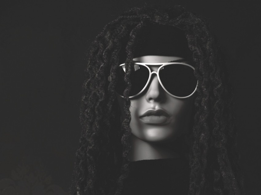 dummy, dreadlocks, glasses, bw, portrait