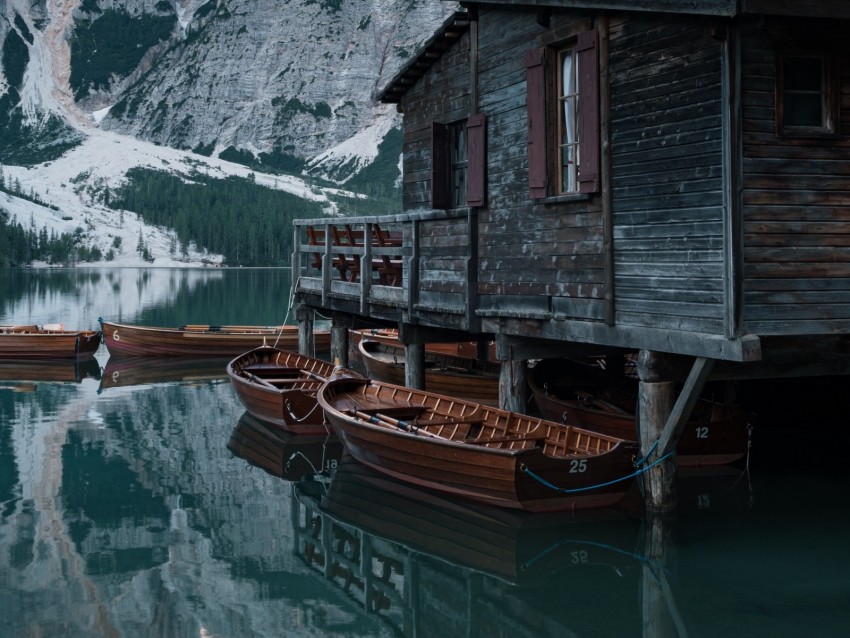 House Lake Boats Pier Mountains Background