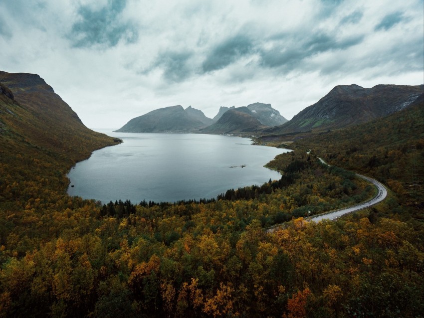 Lake Mountains Aerial View Berg Norway Background