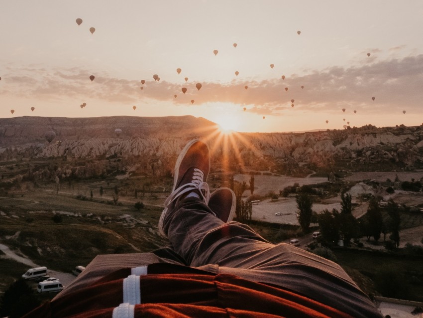 Legs Landscape Sunset Air Balloons Mountains Rest Background