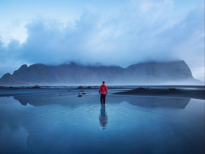 Mountain Lake Solitude Loneliness Fog Iceland Background