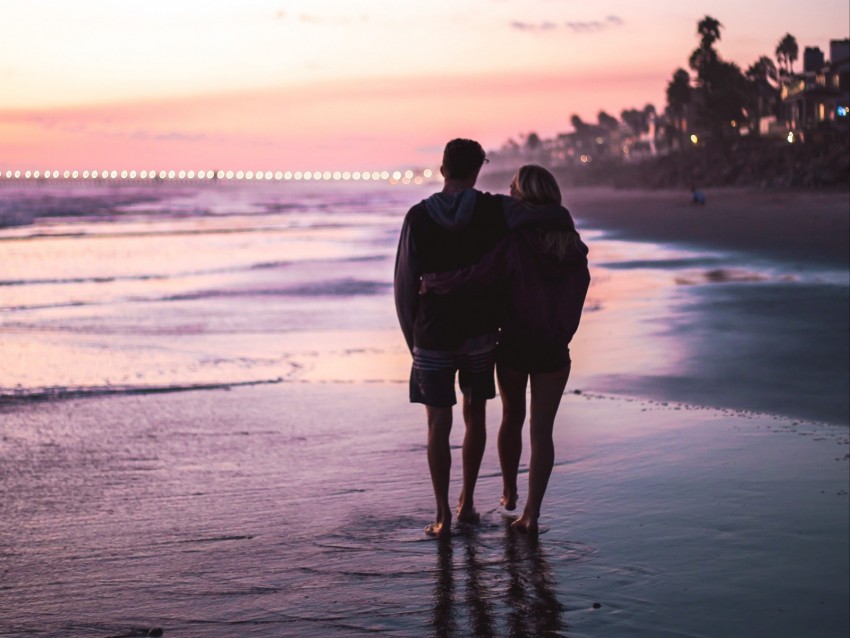 Pair Hug Beach Love Romance Background