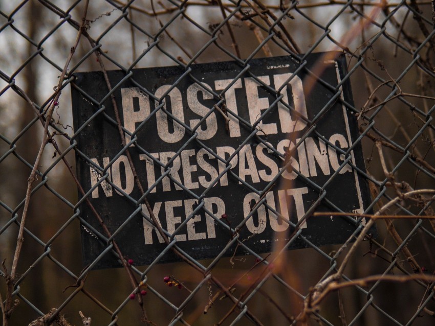 plate, mesh, fence, sign