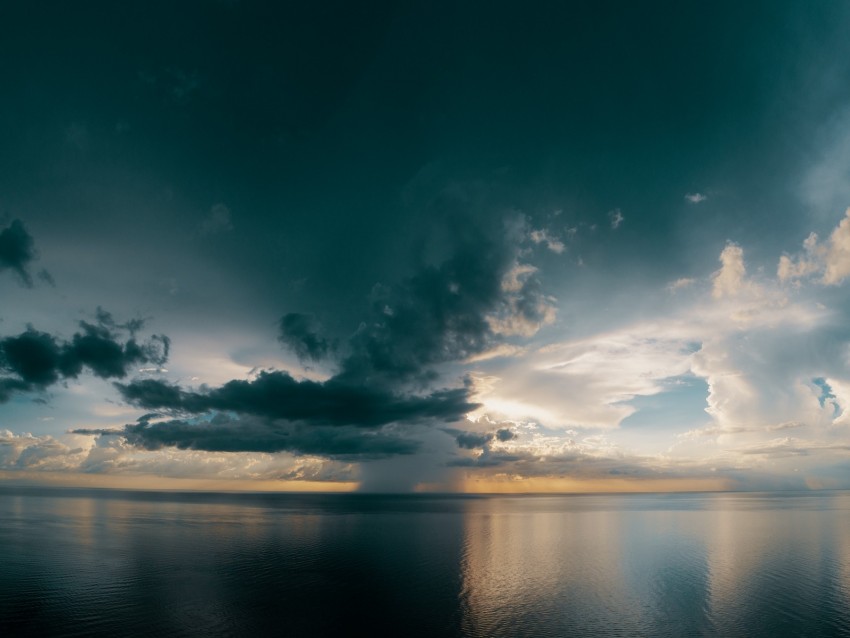 Sea Horizon Clouds Ripples Overcast Background