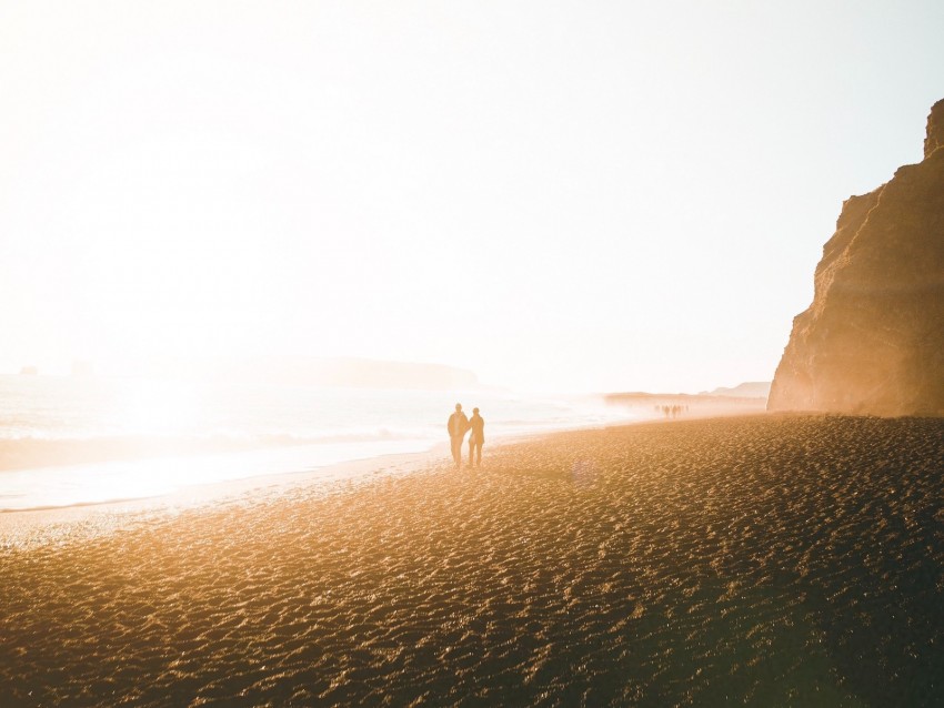 Silhouettes Shore Couple Fog Walk Sea Background