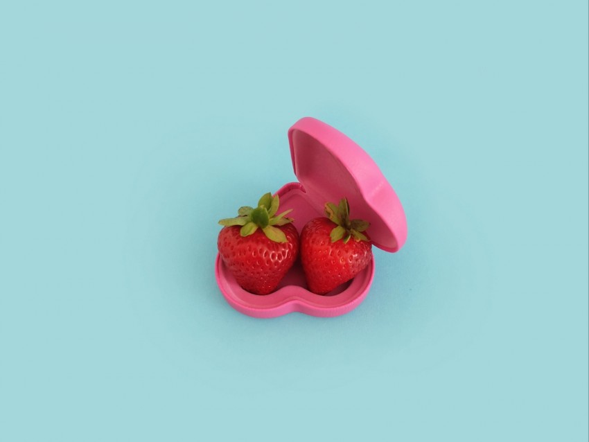 Strawberries Berries Minimalism Heart Background